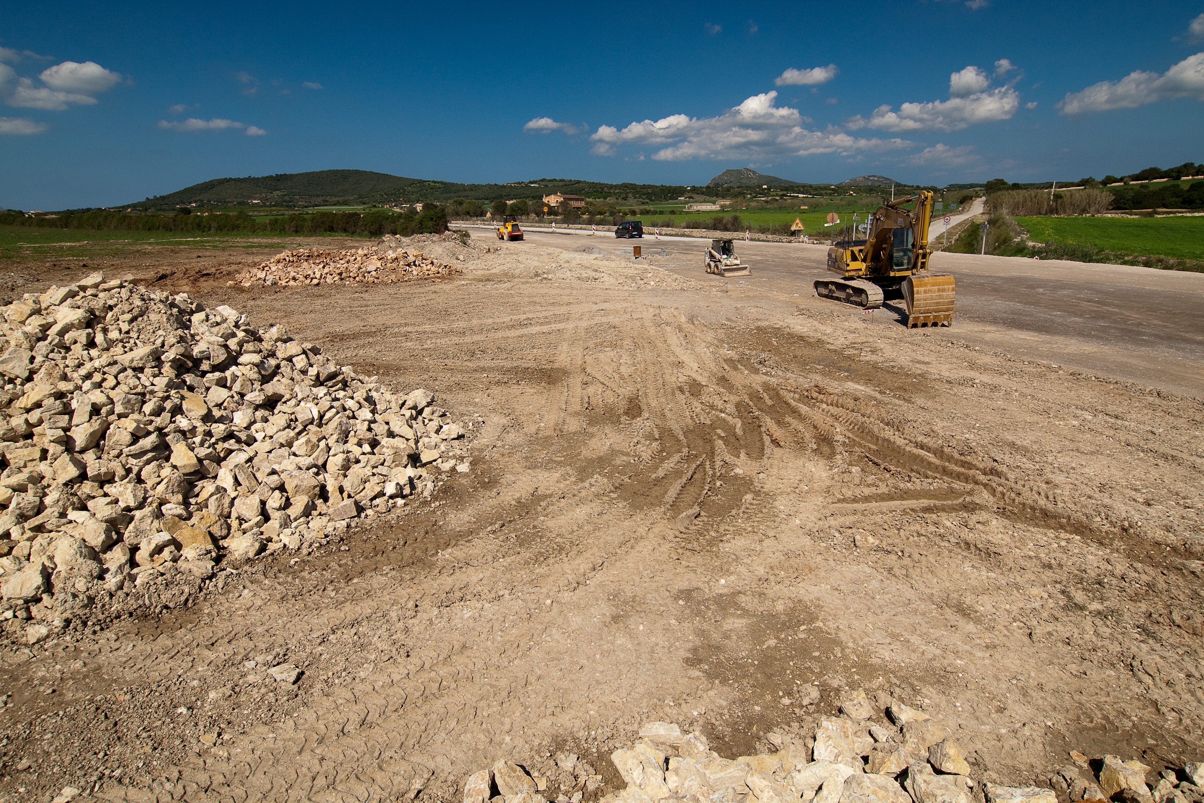  Imatge de l'anterior i ja polèmica intervenció al Camí de Conies de Manacor. 2009 (foto GOB)